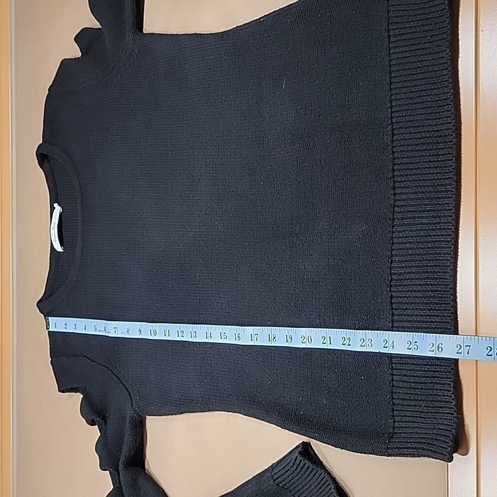Harper Lane, Size M Black Hole Cutout Sleeve Long Sleeve Knit Sweater, EUC - Picture 8 of 11